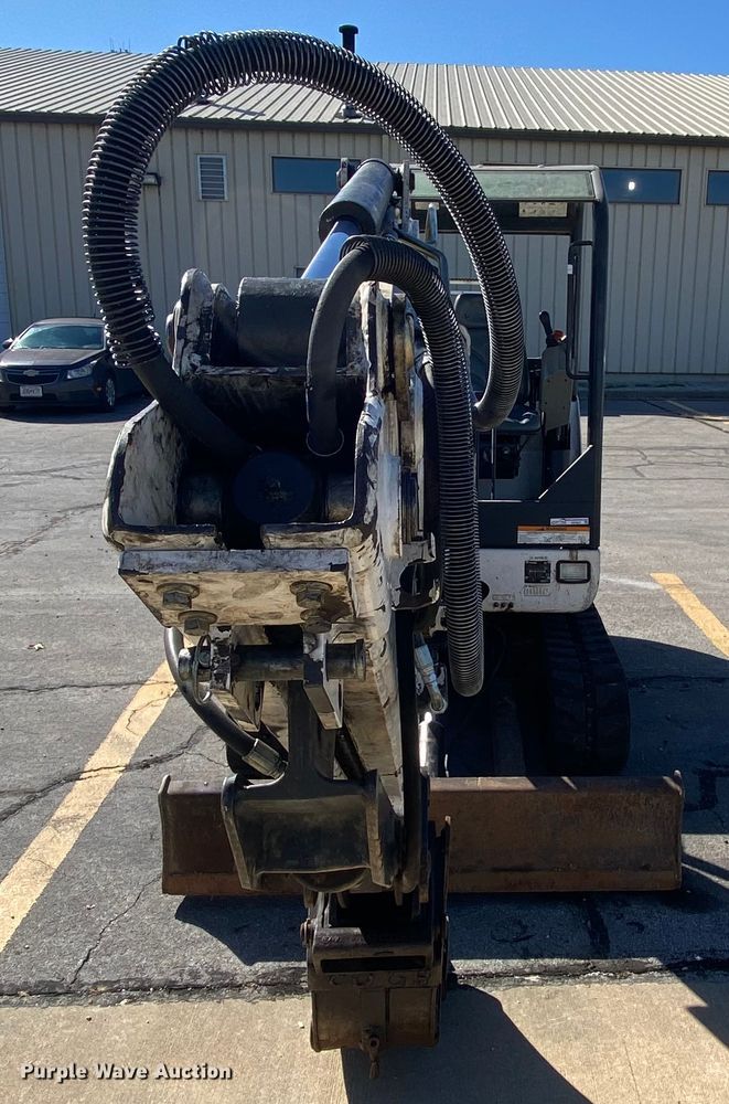 image for item HE9821 2006 Bobcat 331E  mini excavator