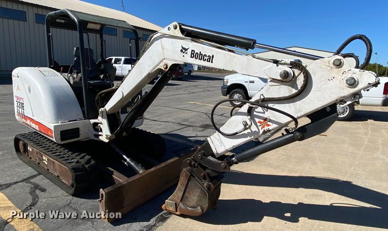 image for item HE9821 2006 Bobcat 331E  mini excavator
