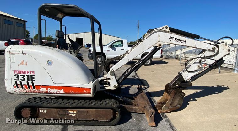 image for item HE9821 2006 Bobcat 331E  mini excavator