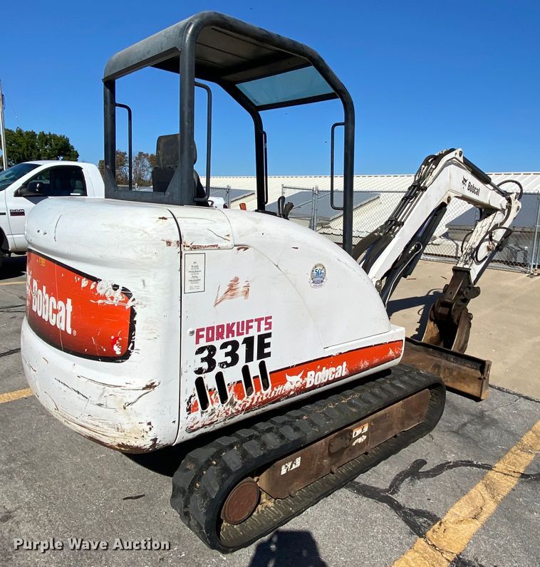 image for item HE9821 2006 Bobcat 331E  mini excavator
