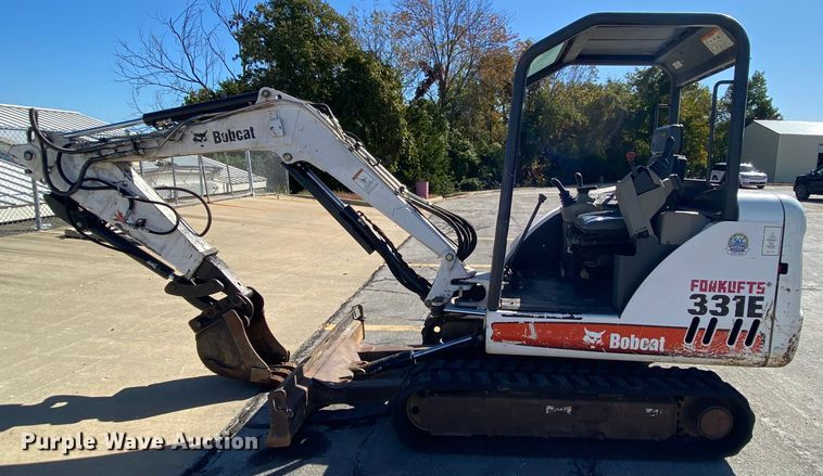 image for item HE9821 2006 Bobcat 331E  mini excavator