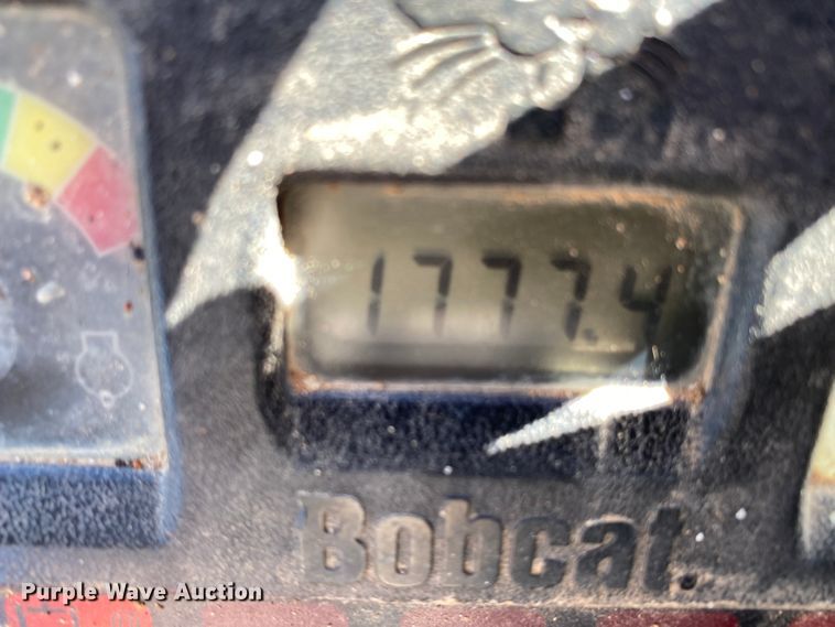 image for item HE9821 2006 Bobcat 331E  mini excavator