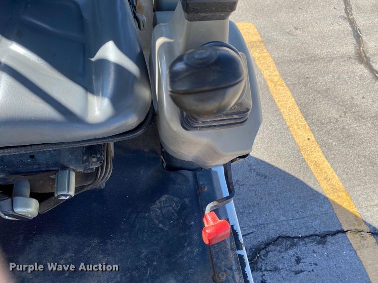 image for item HE9821 2006 Bobcat 331E  mini excavator