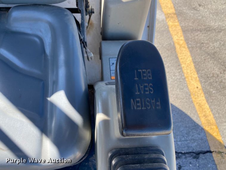 image for item HE9821 2006 Bobcat 331E  mini excavator