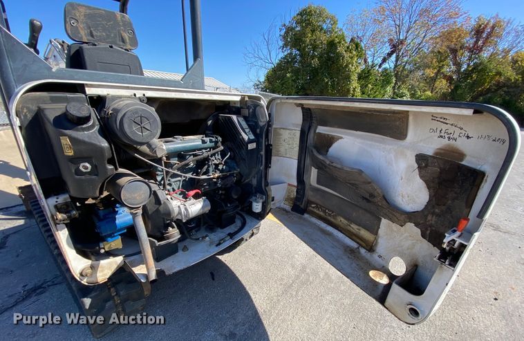 image for item HE9821 2006 Bobcat 331E  mini excavator