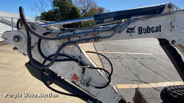 image for item HE9821 2006 Bobcat 331E  mini excavator