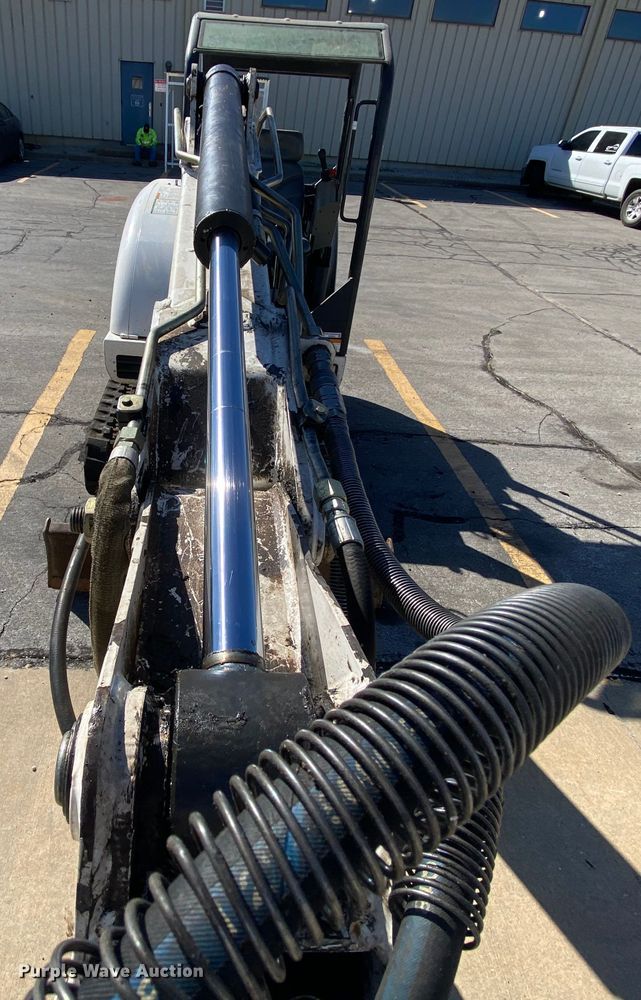 image for item HE9821 2006 Bobcat 331E  mini excavator