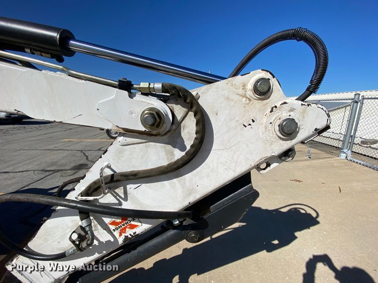 image for item HE9821 2006 Bobcat 331E  mini excavator