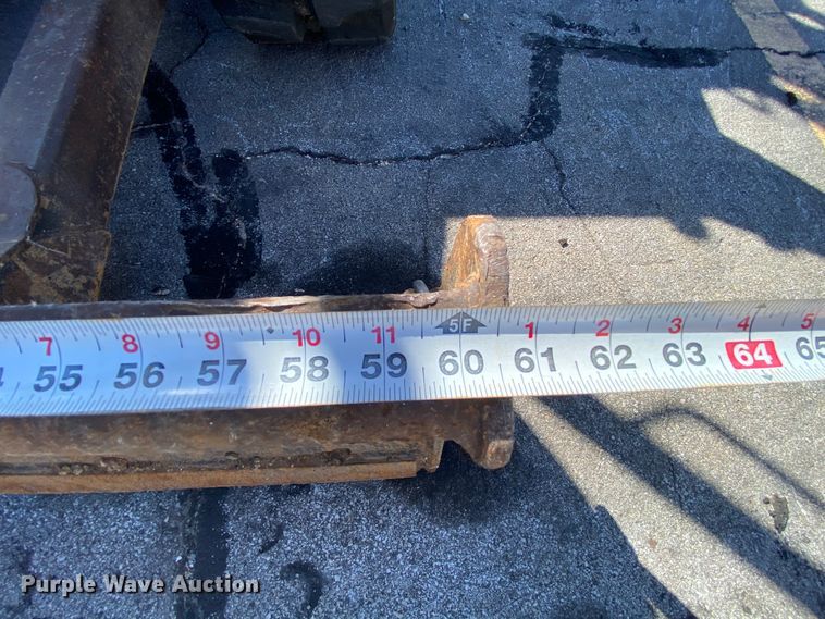 image for item HE9821 2006 Bobcat 331E  mini excavator