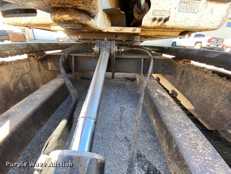 image for item HE9821 2006 Bobcat 331E  mini excavator