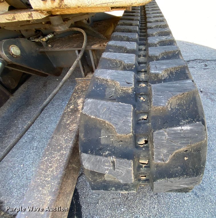 image for item HE9821 2006 Bobcat 331E  mini excavator