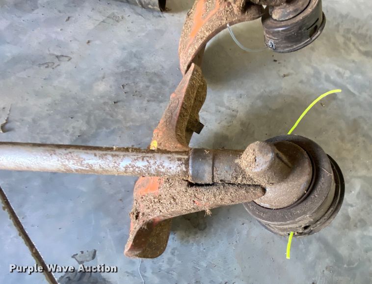 image for item HE9822 Lawn and garden equipment