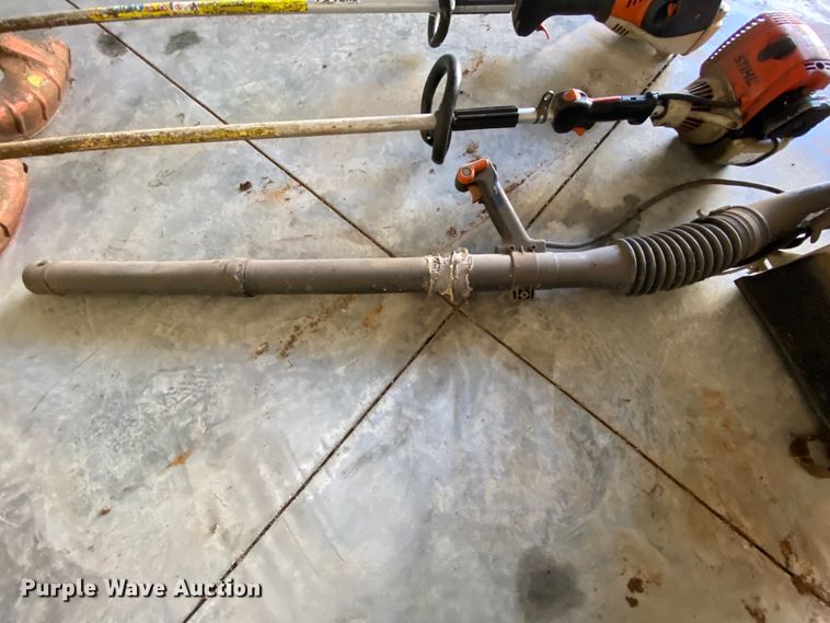 image for item HE9822 Lawn and garden equipment