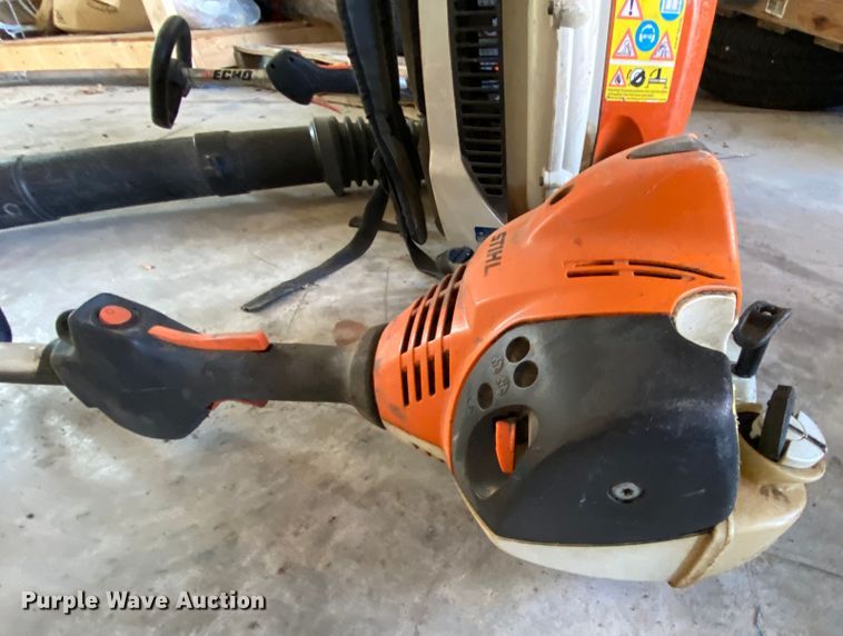 image for item HE9823 Lawn and garden equipment