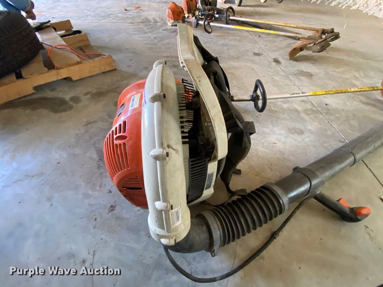 image for item HE9823 Lawn and garden equipment