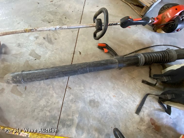 image for item HE9823 Lawn and garden equipment