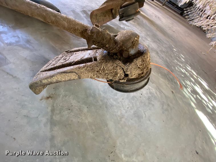 image for item HE9823 Lawn and garden equipment