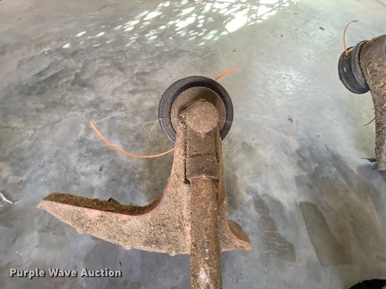 image for item HE9823 Lawn and garden equipment