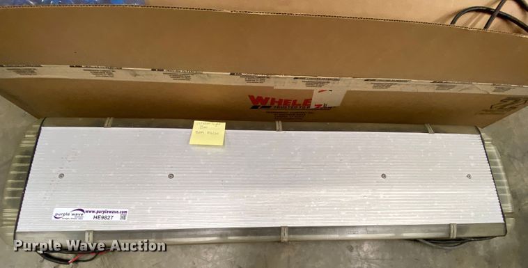 image for item HE9827 (3) light bars