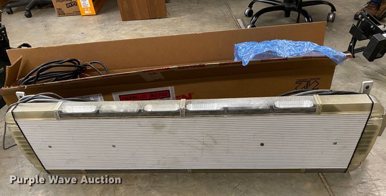 image for item HE9827 (3) light bars