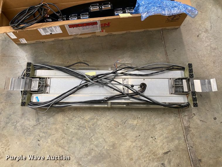 image for item HE9827 (3) light bars