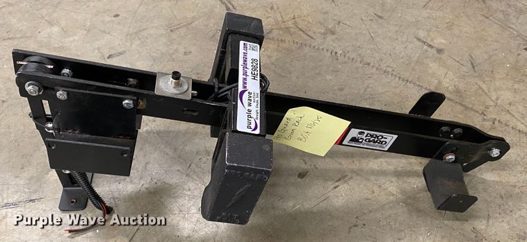 image for item HE9828 Pro-Guard dual firearm rack