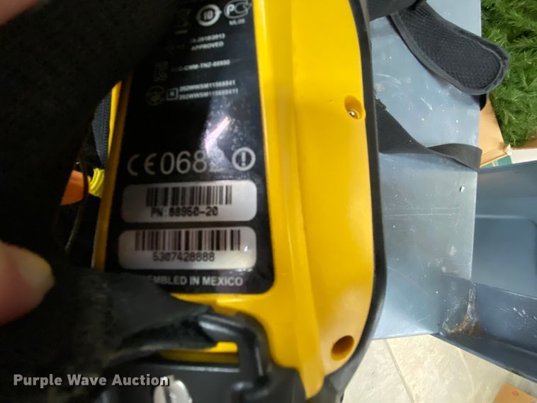 image for item HE9831 Surveying equipment