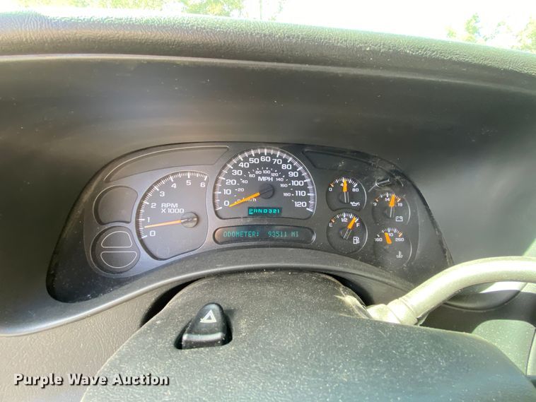 image for item HE9832 2005 Chevrolet Silverado 1500  Ext. Cab pickup truck