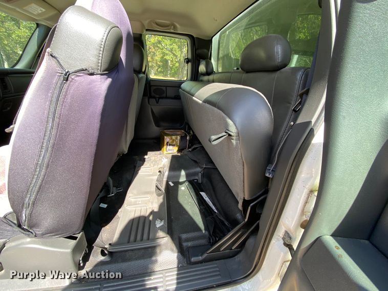 image for item HE9832 2005 Chevrolet Silverado 1500  Ext. Cab pickup truck