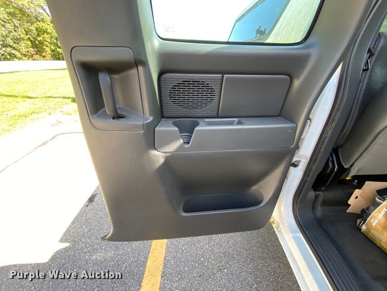 image for item HE9832 2005 Chevrolet Silverado 1500  Ext. Cab pickup truck