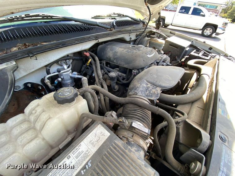 image for item HE9832 2005 Chevrolet Silverado 1500  Ext. Cab pickup truck