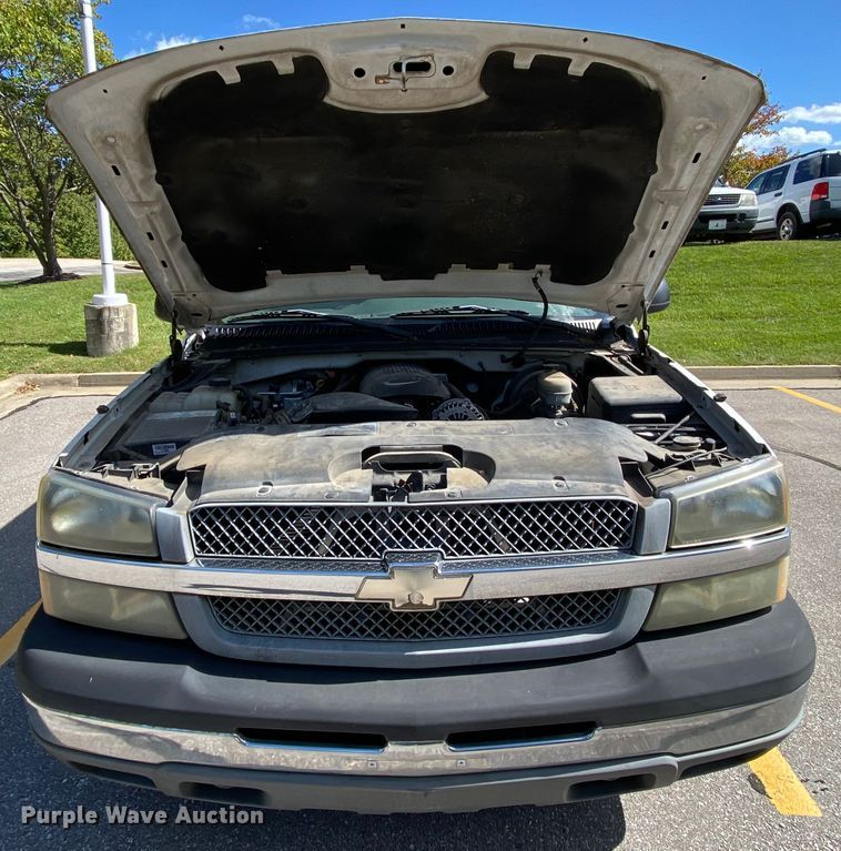 image for item HE9832 2005 Chevrolet Silverado 1500  Ext. Cab pickup truck