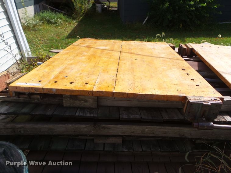 image for item HF9620 Wood shop table