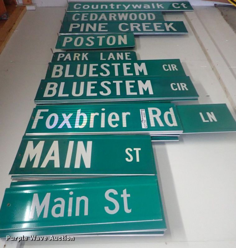 image for item HK9992 Approximately 90 street signs