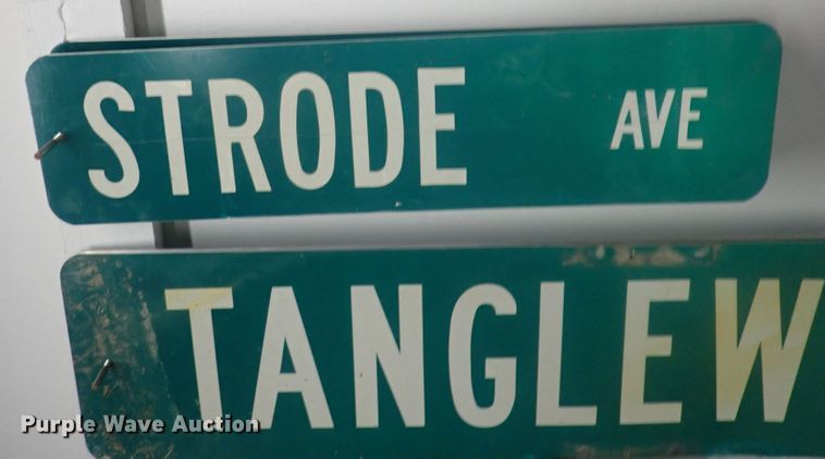 image for item HK9992 Approximately 90 street signs