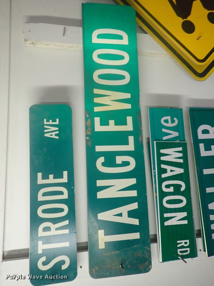 image for item HK9992 Approximately 90 street signs