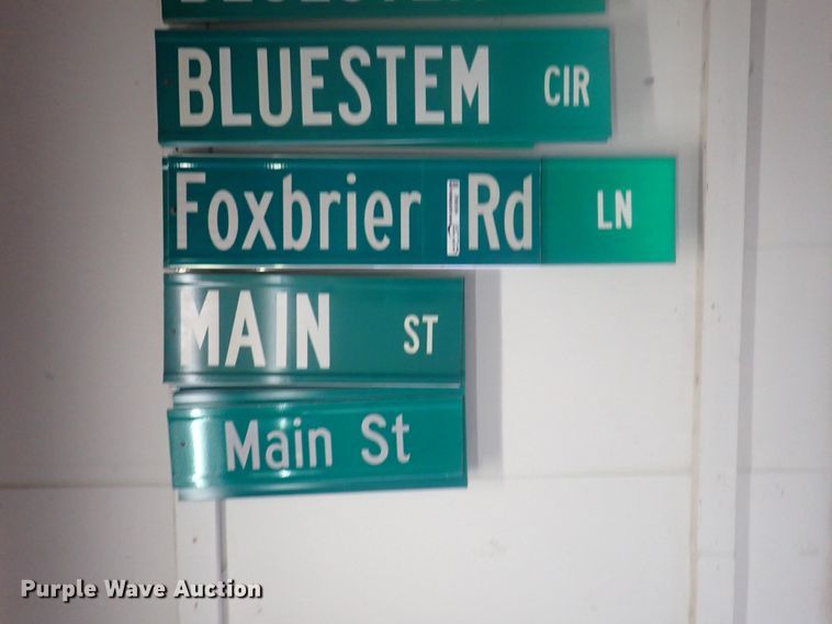 image for item HK9992 Approximately 90 street signs