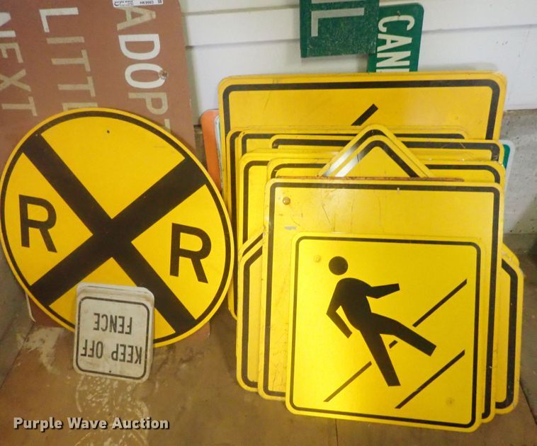 image for item HK9993 Approximately 50 street signs