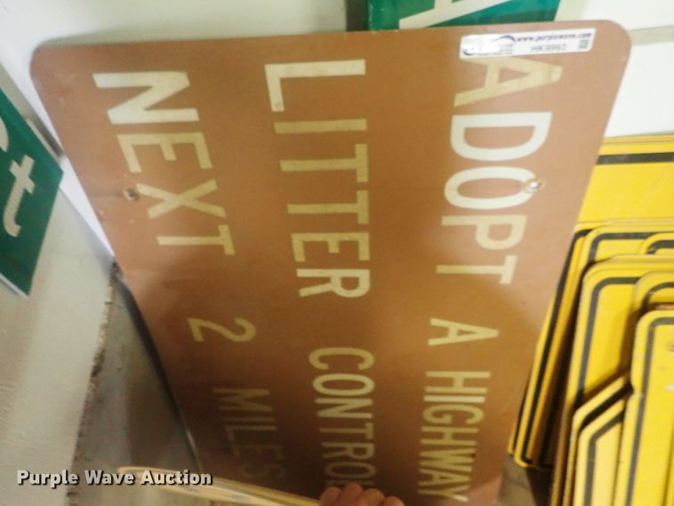 image for item HK9993 Approximately 50 street signs