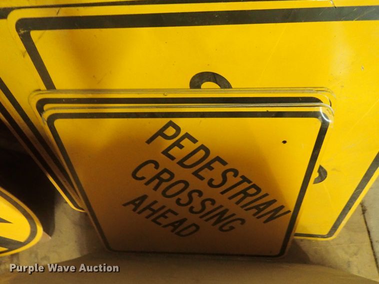 image for item HK9993 Approximately 50 street signs