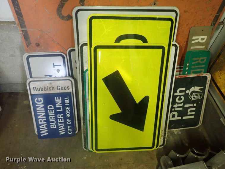 image for item HK9993 Approximately 50 street signs