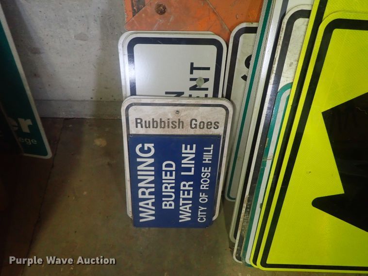 image for item HK9993 Approximately 50 street signs