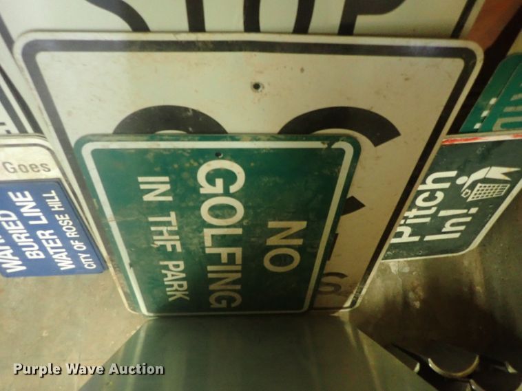 image for item HK9993 Approximately 50 street signs