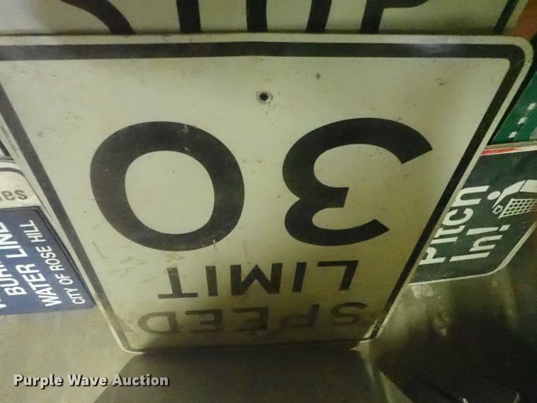 image for item HK9993 Approximately 50 street signs