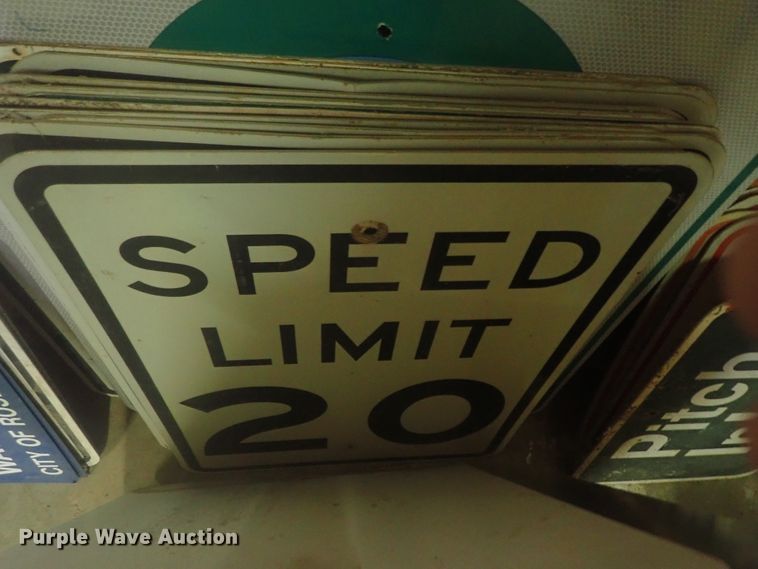 image for item HK9993 Approximately 50 street signs