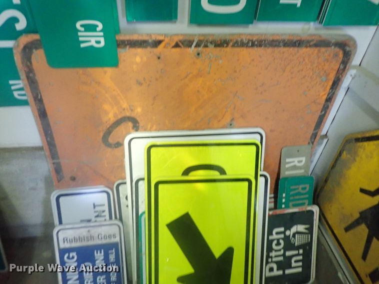 image for item HK9993 Approximately 50 street signs