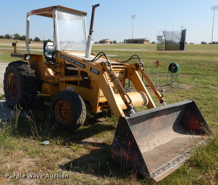 image for item HN9297 International 260A  tractor
