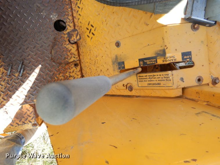 image for item HN9297 International 260A  tractor