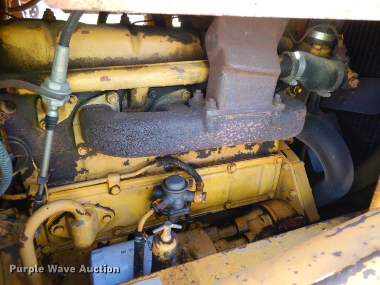 image for item HN9297 International 260A  tractor