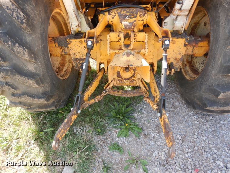 image for item HN9297 International 260A  tractor